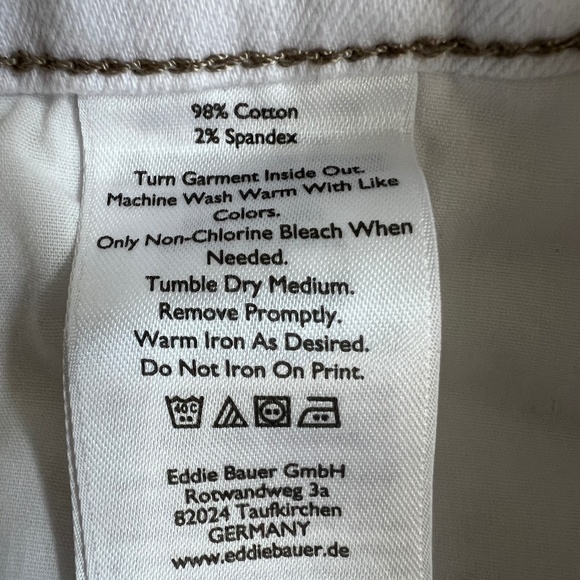 Eddie Bauer Shorts Boyfriend Mid Rise White Denim Casual Stretch Cuffed Size 14 - Picture 8 of 8